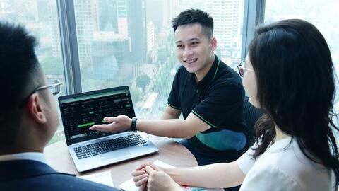 Bốn thành tố để chạy đua bán lẻ trong ngành chứng khoán