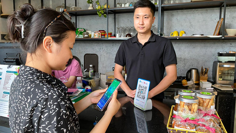 QR code: Xu hướng thanh toán phổ biến cho tiểu thương ở Hà Nội