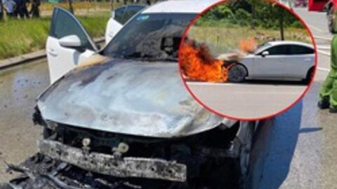 Chủ xe Mazda bốc cháy giữa đường ở Hà Tĩnh: Tôi không có lỗi gì, đại lý phải đền cả chiếc xe