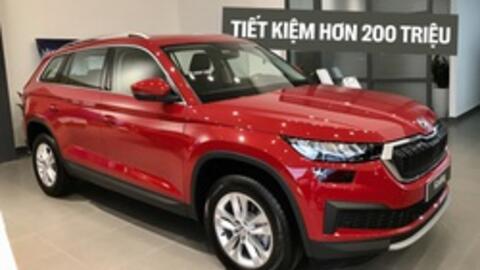 Skoda Kodiaq giảm hơn 200 triệu phí lăn bánh tại đại lý: Bản ‘base’ chưa đến 1,05 tỷ, nhiều ‘đồ chơi’ tặng kèm, cạnh tranh Santa Fe