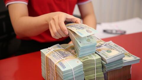 Ngân hàng đua nhau phát hành trái phiếu, đẩy lãi suất lên gần 8%/năm
