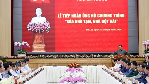 Thủ tướng: Không để ai phải ở trong nhà tạm, nhà dột nát