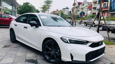 Honda Civic 2024 về đại lý: Không kèm "lạc", xe sẵn giao ngay nhưng số lượng cực ít