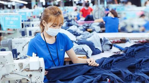 Đơn hàng dồi dào, dệt may dự kiến "cán đích" xuất khẩu 44 tỷ USD