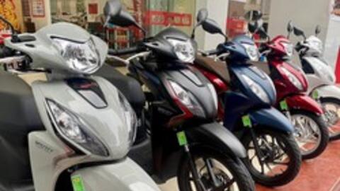 Giá xe máy "giảm sập sàn" trên sàn thương mại điện tử, nhiều mẫu giảm hơn 10 triệu đồng