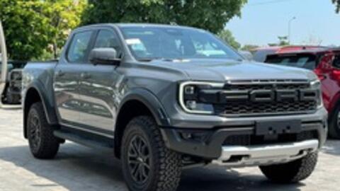 Ford Ranger, Everest đổi trang bị tại Việt Nam: Thêm tiếng Việt, bớt cảm biến, bỏ tính năng từng vượt trội đối thủ