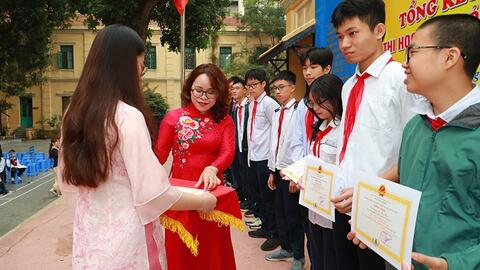 Khen thưởng 145 học sinh xuất sắc trong kỳ thi học sinh giỏi