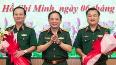 Bàn giao chức vụ Bí thư Đảng ủy, Chính ủy Quân khu 7