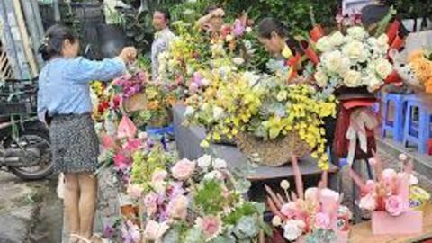 Thị trường quà tặng 20/10 ưu tiên đơn giản và thiết thực