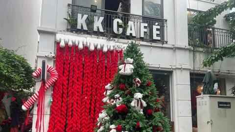 Hà Nội: Phố phường rộn ràng không khí đón Noel sớm