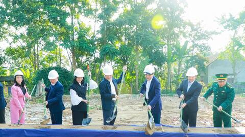 Chủ tịch UBND tỉnh Nghệ An dự lễ khởi công 3 trạm y tế vùng biên