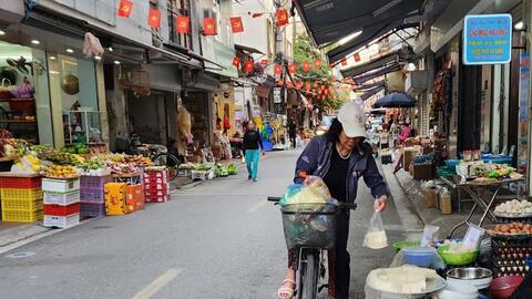 Hà Nội dẹp “chợ cóc”, chợ tạm: Cần quyết liệt và đồng bộ!