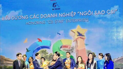 Tập đoàn Bảo Việt nhận danh hiệu Ngôi sao CSI, 10 năm liên tiếp được vinh danh Top 10 Doanh nghiệp bền vững nhất Việt Nam