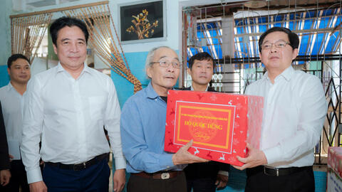 Phó Thủ tướng Hồ Quốc Dũng chúc mừng Giáng sinh Tổng giáo phận Huế