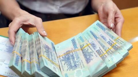 Tín dụng ngân hàng "rộng cửa" với doanh nghiệp, thận trọng với bất động sản