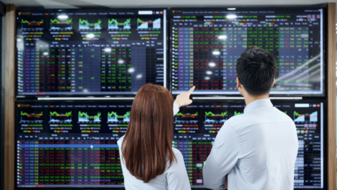 Chứng khoán hôm nay 11/2/2026: VN-Index tăng mạnh trở lại