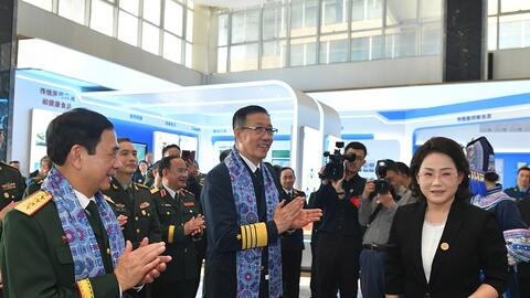 Bộ trưởng Bộ Quốc phòng Việt Nam - Trung Quốc tham quan Khu thí điểm mở y học quốc tế Phòng Thành Cảng