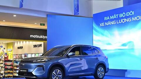 Geely EX5 EM-i hybrid giá gần 1 tỷ đồng ra mắt thị trường Việt Nam