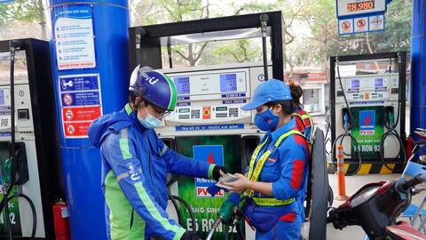 Ứng phó linh hoạt, Việt Nam giữ ổn định thị trường xăng dầu