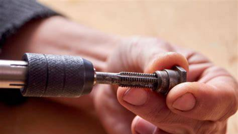 Khi nào nên dùng dụng cụ làm sạch ren bugi để tránh hỏng động cơ?