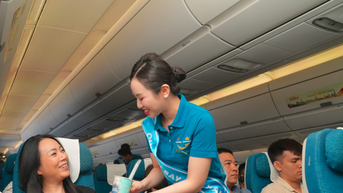 Vietnam Airlines phối hợp Bộ Quốc phòng tổ chức Chuyến bay màu xanh