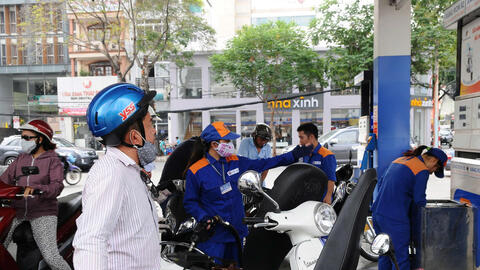 Giá dầu giảm sâu gần 2.000 đồng, dầu diesel không quá 31.041 đồng/lít