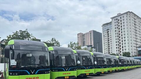 Hà Nội: Đưa vào hoạt động xe buýt điện trên tuyến buýt số 11 và tuyến số 12