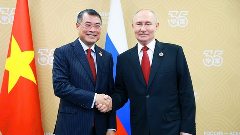Thủ tướng Chính phủ Lê Minh Hưng hội kiến Tổng thống Nga Vladimir Putin