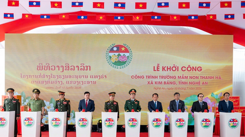 Đoàn đại biểu hai nước Việt Nam - Lào dự Lễ khởi công trường mầm non tại Nghệ An