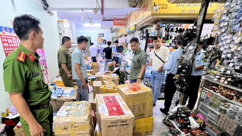 TP. Hồ Chí Minh: Liên tiếp phát hiện hàng giả mạo nhãn hiệu nổi tiếng