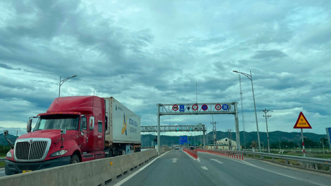 Thu phí gần 30 tỷ đồng cao tốc Bắc - Nam từ Hà Tĩnh đến Quảng Trị