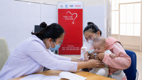 Viettel chung tay khám sàng lọc bệnh tim bẩm sinh miễn phí cho trẻ em