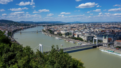 Sông Danube cạn kỷ lục, tiếp tục đe doạ hoạt động các nhà máy điện hạt nhân