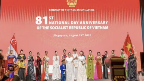 Áo dài kể câu chuyện giao thoa văn hóa Việt Nam - Singapore