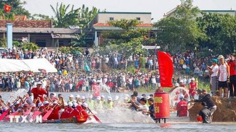 Dòng Kiến Giang “cuộn sóng” cùng mùa Thu tháng Tám