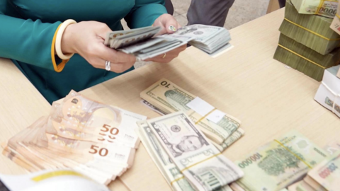 NHNN mở kênh hoán đổi ngoại tệ 2 tỷ USD, tăng "van" thanh khoản cho ngân hàng