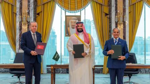 Thổ Nhĩ Kỳ - Saudi Arabia - Pakistan kích hoạt hiệp ước phòng thủ Mecca đối phó Houthi