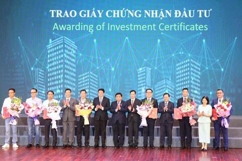 <a href="/dau-tu" title="Đầu tư" rel="dofollow">Đầu tư</a>