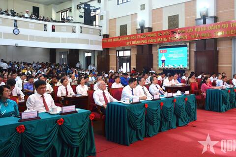 <a href="/thong-tin-247" title="Thông tin 247" rel="dofollow">Thông tin 247</a>