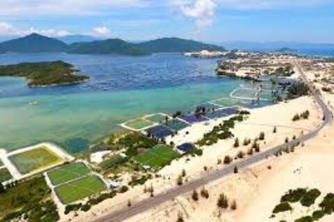 <a href="/dau-tu" title="Đầu tư" rel="dofollow">Đầu tư</a>