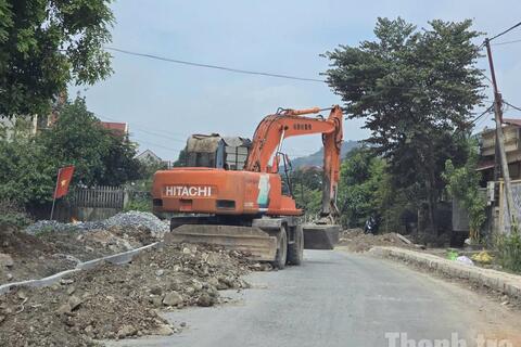 <a href="/dau-tu" title="Đầu tư" rel="dofollow">Đầu tư</a>