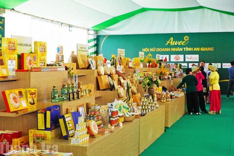 <a href="/doanh-nghiep" title="Doanh nghiệp" rel="dofollow">Doanh nghiệp</a>