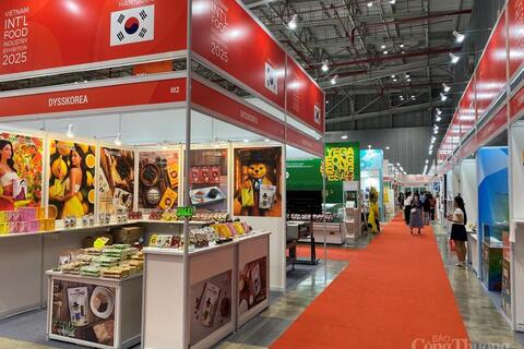 <a href="/dau-tu" title="Đầu tư" rel="dofollow">Đầu tư</a>