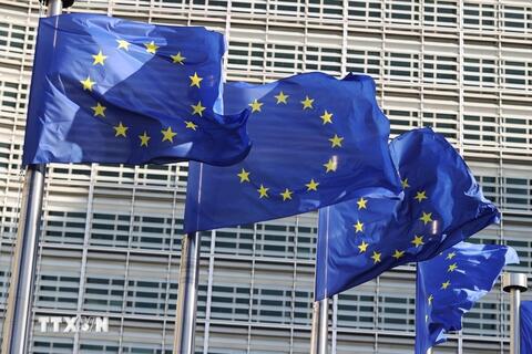 <a href="/thong-tin-247" title="Thông tin 247" rel="dofollow">Thông tin 247</a>