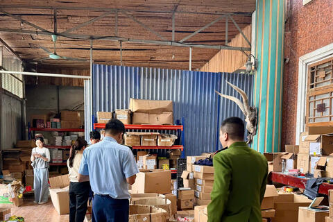 <a href="/kinh-doanh" title="Kinh doanh" rel="dofollow">Kinh doanh</a>