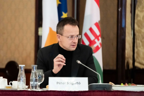 <a href="/thong-tin-247" title="Thông tin 247" rel="dofollow">Thông tin 247</a>