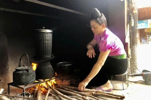 <a href="/tieu-dung" title="Tiêu dùng" rel="dofollow">Tiêu dùng</a>