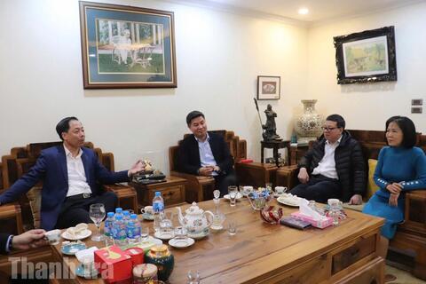 <a href="/thong-tin-247" title="Thông tin 247" rel="dofollow">Thông tin 247</a>