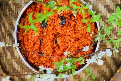 <a href="/tieu-dung" title="Tiêu dùng" rel="dofollow">Tiêu dùng</a>