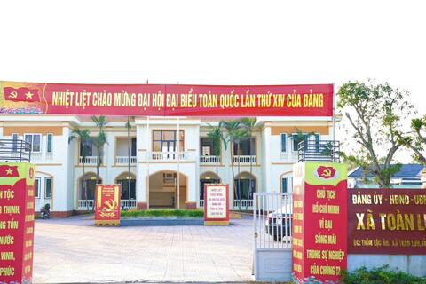 <a href="/thong-tin-247" title="Thông tin 247" rel="dofollow">Thông tin 247</a>